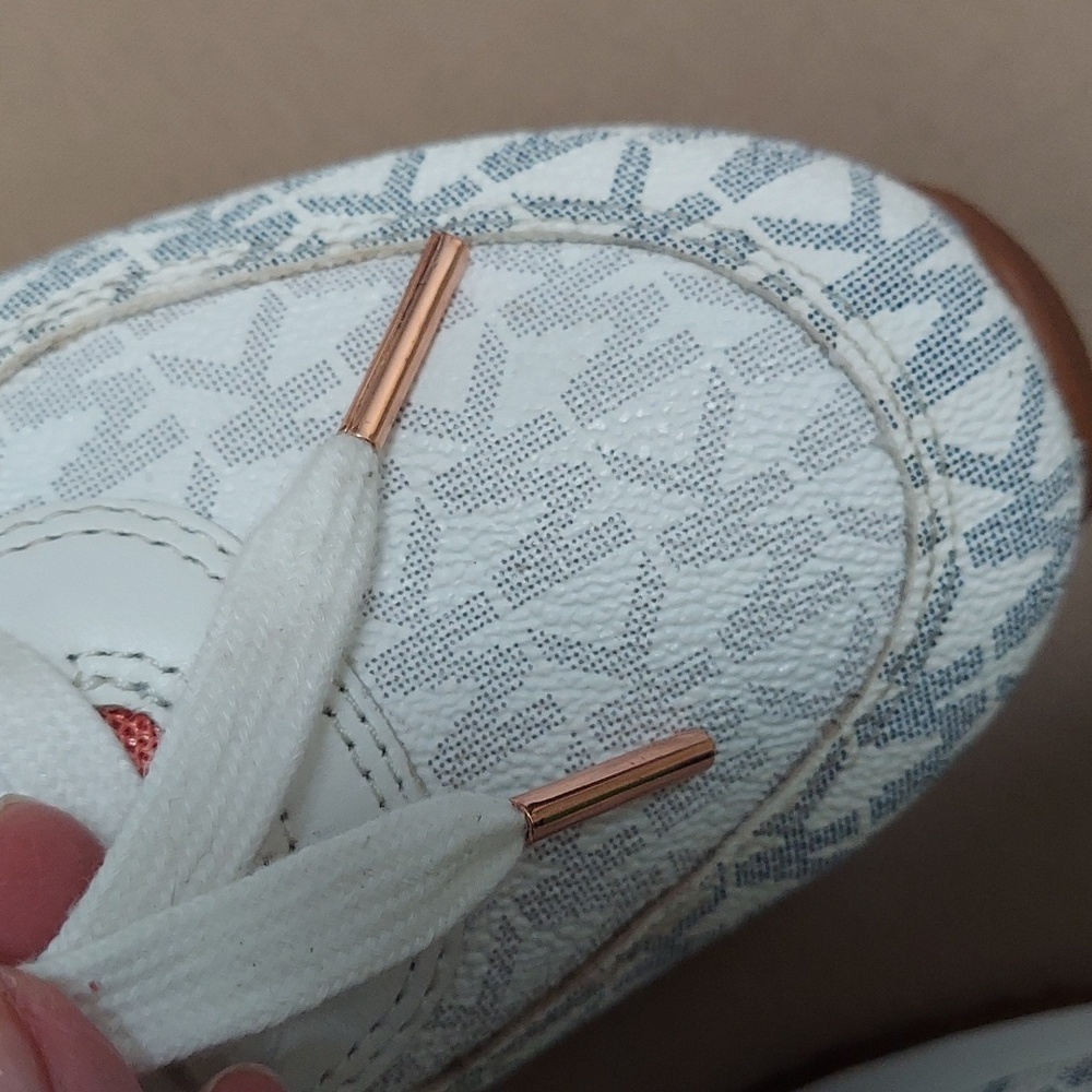 Michael Kors Sneakers, 8.5 MK Logo, Leather, Rose Gold Accents - Picture 13 of 14